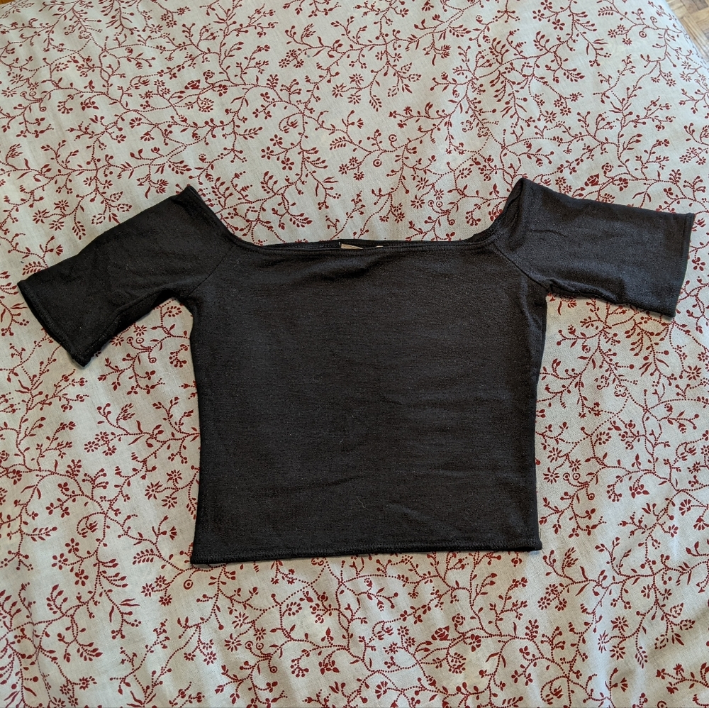 Aritzia off the shoulder tee